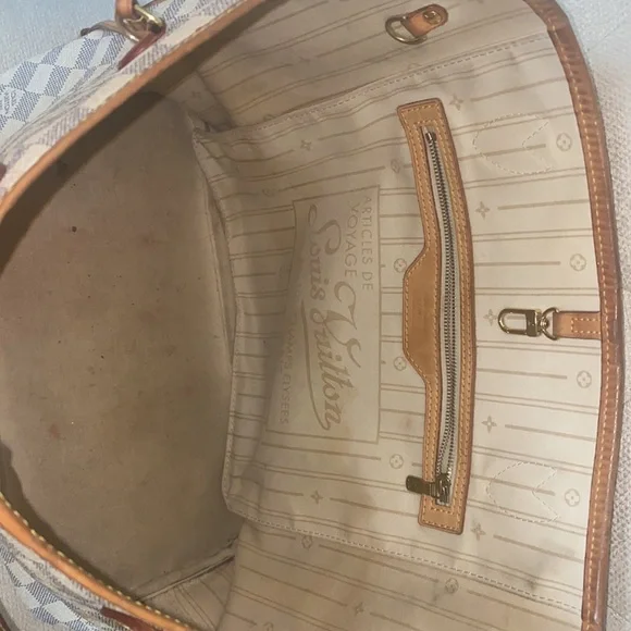 Louis Vuitton Damier Azur Neverfull MM - Picture 3 of 10